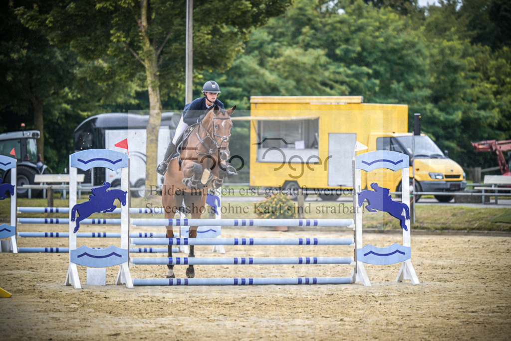 DOS_2470 | Entdecke hochwertige Reitturnierfotos von Foto Oger. Professionell, emotional und authentisch – jetzt Lieblingsmomente im Shop bestellen.Deutschlandweite Turnierfotografie. - Realisiert mit Pictrs.com