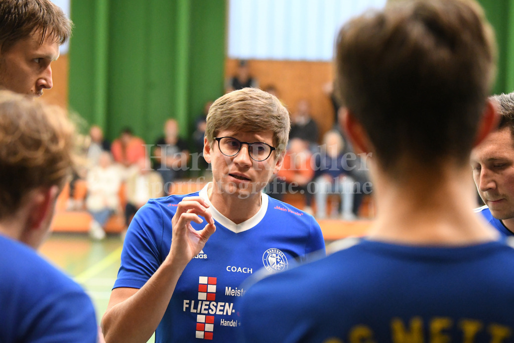 SSG Metten : VfL Waldkraiburg | Florian Sedlmeier  (Chef-Trainer SSG Metten) - Realisiert mit Pictrs.com