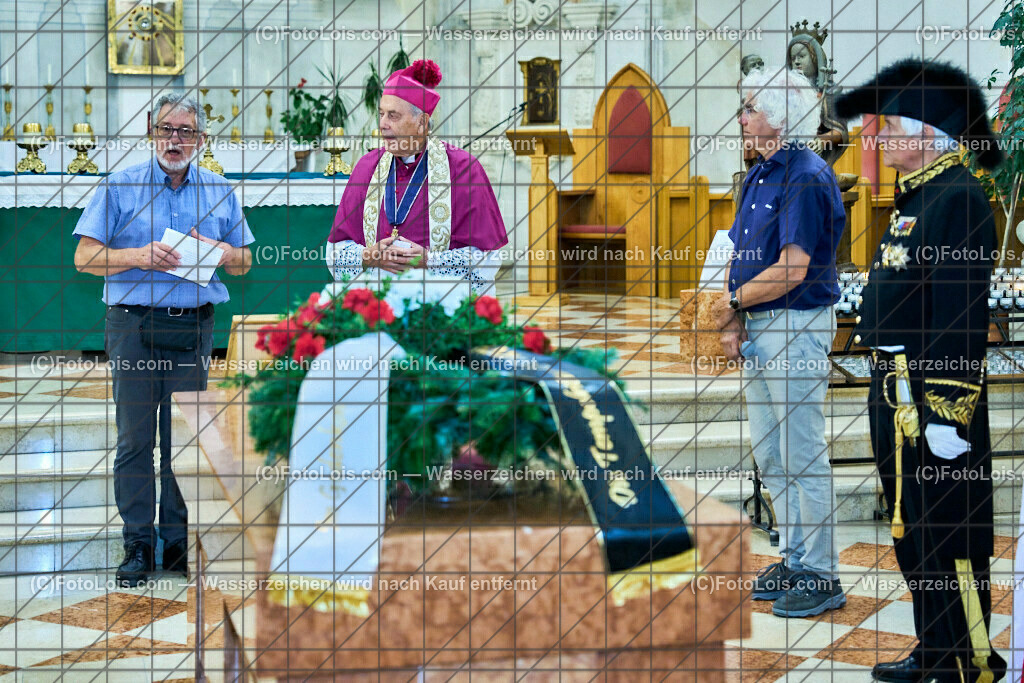 ALP3776_Jeanne de Ferrette_Kranzniederlegung_Walgenwitz-Enichlmayr | (C)FotoLois.com, Alois Spandl, 700stes Hochzeitsjubiläum - Albrecht II. mit Johanna von Pfirt in Thann (FR) im März 2024. Empfang des Organistionskommitees aus der Region Ferrette (Pfirt)/Thann aus dem Elsass mit Empfang durch die Stadtgemeinde und Bezirkshauptmannschaft Scheibbs im Schloss Scheibbs und anschließender Kranzniederlegung in der Kartausenkirche über der Krypta des Gründerehepaares durch Mitglieder des Templer Ordens im Beisein von Mitgliedern der Goldhaubengruppen, Fr 22. September 2023.