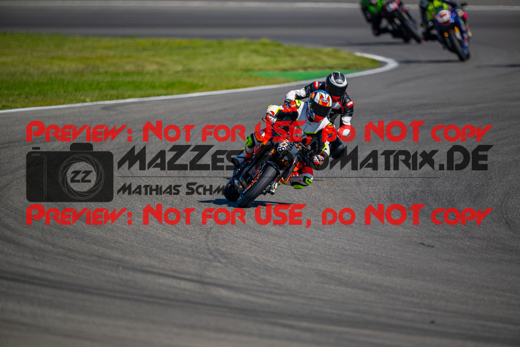 MaZZes-Fotomatrix-20260523-113381 | GRUEN