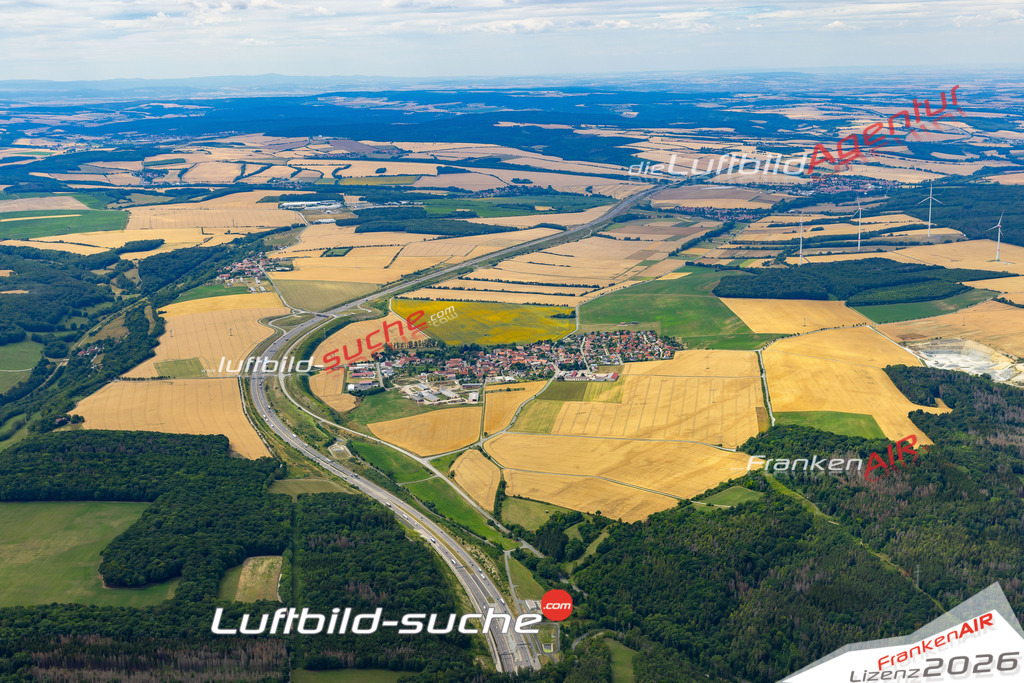 Das Luftbild der Stadt Bucha wurde 2022 vom Flugzeug heraus erstellt (keine Drohnen-Aufnahmen) Aufnahmehöhe ca.450 Meter- hohe Bildauflösung und Druck-Qualität. Garantiert!