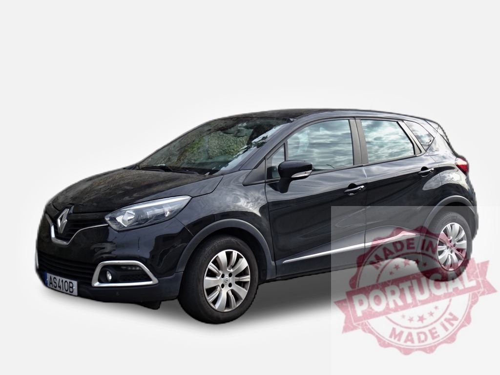 Black Renault Captur parked on white background | Studio shot of a black Renault Captur from a three-quarter view, showcasing its modern design - Realisiert mit Pictrs.com