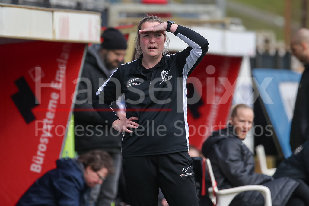 Fussball, 2. Frauen-Bundesliga, SV Meppen - FC Ingolstadt 04 | v.li.: Carin Bakhuis (Trainerin, SV Meppen) Portrait, Nahaufnahme, Einzelfoto, Einzelbild, DIE DFB-RICHTLINIEN UNTERSAGEN JEGLICHE NUTZUNG VON FOTOS ALS SEQUENZBILDER UND/ODER VIDEOÄHNLICHE FOTOSTRECKEN. DFB REGULATIONS PROHIBIT ANY USE OF PHOTOGRAPHS AS IMAGE SEQUENCES AND/OR QUASI-VIDEO.