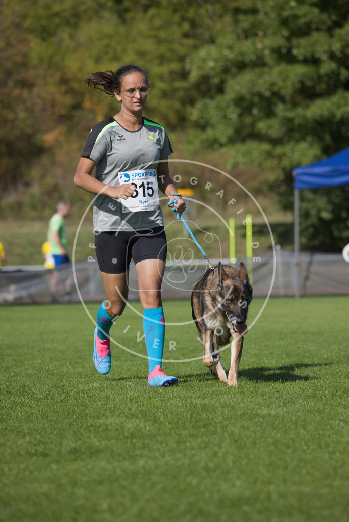 0L8A8121 | Hundefotografie, Tierfotograf, Pfotenfotografie, Fotoshooting Hund, Hunde Portrait, Hundesport, Hundeportraits, Heideshooting, Hunde, Sportfotograf, Hundefotograf, Turnierhundsport, THS,  - Realisiert mit Pictrs.com