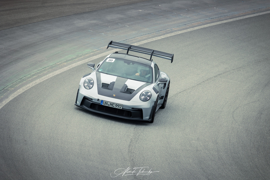 R6PZ0334 _Alexander Tschuncky | Entdecken Sie die faszinierende Welt von Alexander Tschuncky Arts: Kreative Fotografie, atemberaubende Automobilkunst und hochwertiger Bilderdruck. Lassen Sie sich inspirieren! - Realisiert mit Pictrs.com