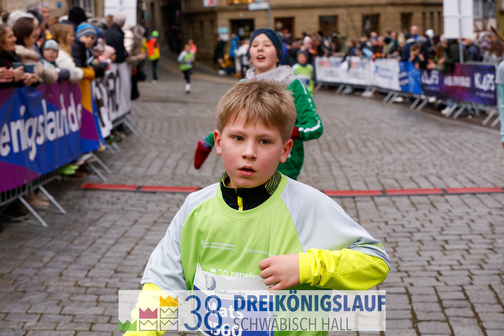 1700m Stadtwerke Jugendlauf | 3 Koenigslauf 2024 1700m Stadtwerke Jugendlauf - Realisiert mit Pictrs.com