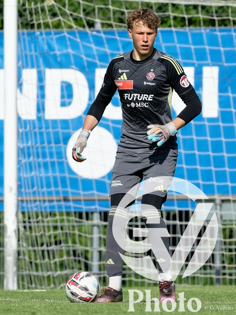 Lancy FC  v Servette FC M-21  - 1ere ligue Classic  | Geneva, Switzerland - April 25 : during the 1ere ligue Classic  match between Lancy FC  and Servette FC M-21  at Stade de Marignac on April 25 , 2026 in Geneva, Switzerland.