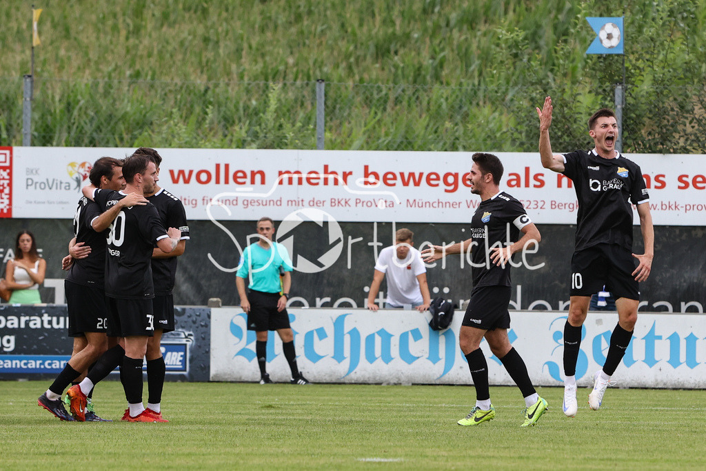 FC Pipinsried - FC Deisenhofen | Jubel nach 2-1 durch Fabian BENKO (FCP #20)
