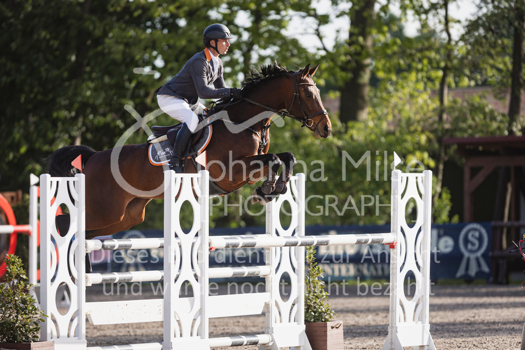 250506_Mühlen_Youngster-M-602 | Deine schönsten Turniermomente als professionelle Fotos! Entdecke hochwertige Pferdesport-Fotografie im Online-Shop. Jetzt Fotos finden & bestellen!