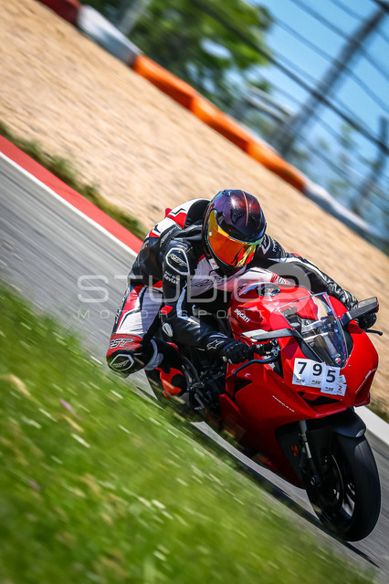 0795-260527NBR-011_795 | Deine Full-Service-Agentur für ✔️Videoproduktionen und ✔️Motorsportfotografie Jetzt Angebot anfragen!