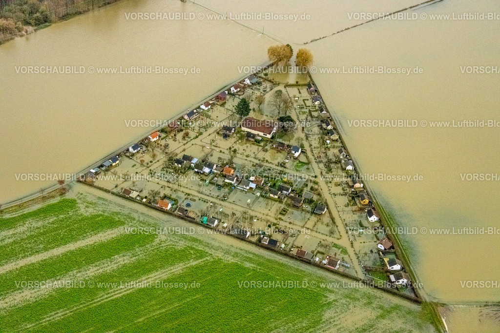 Luenen231204617Lippe | Luftbild vom Hochwasser der Lippe, Weihnachtshochwasser 2023, Fluss Lippe tritt nach starken Regenfällen über die Ufer, Überschwemmungsgebiet Kleingartenverein KGV Grüne Insel, Dreieckform, Waltrop, Ruhrgebiet, Nordrhein-Westfalen, Deutschland