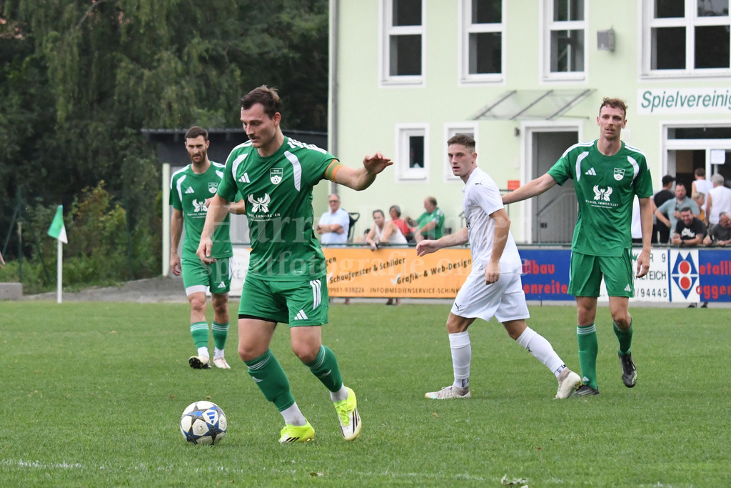 SpVgg Niederalteich : TSV Regen | Timo Schneider (Kapitän SpVgg Niederalteich #7) - Realisiert mit Pictrs.com