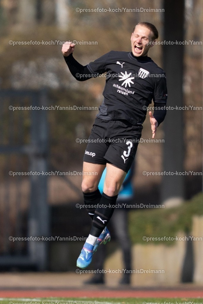 xYDR15032501004 | 15.03.2025, xydrx, Fußball, Borussia Mönchengladbach II (U23) - 1.FC Bocholt, Regionalliga West, Grenzlandstadion: Philipp Hanke (1. FC Bocholt #3) bejubelt sein Tor zum 0-1, freut sich