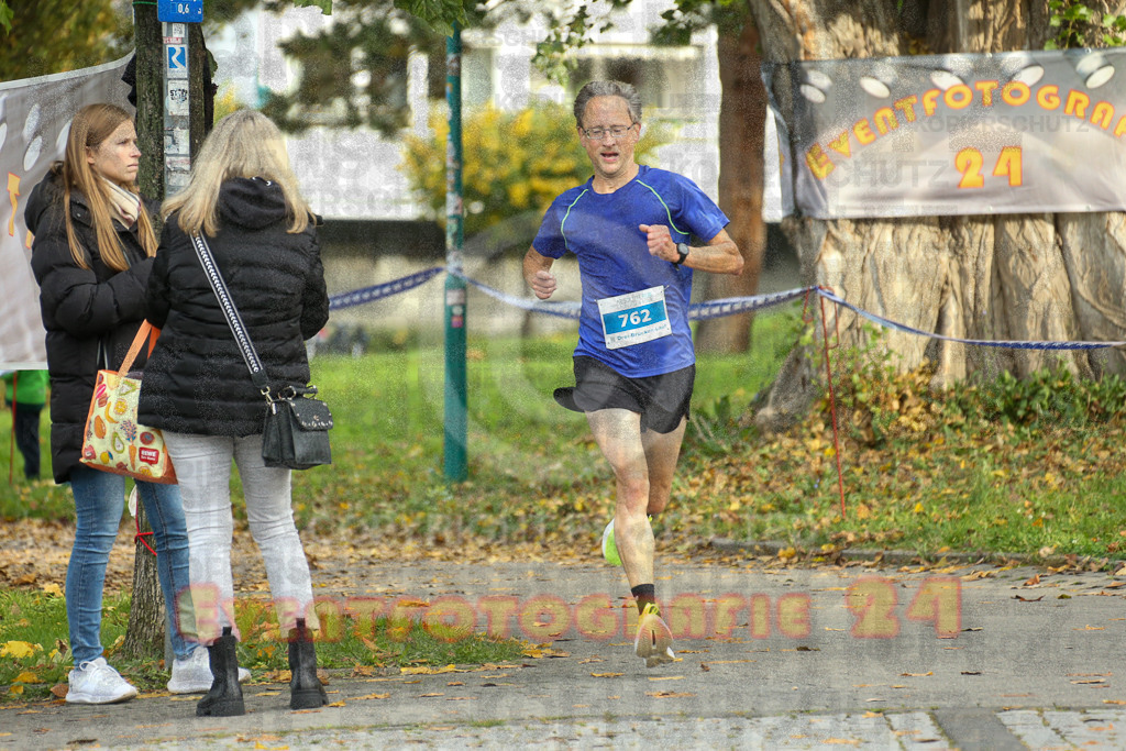 241020_0957_EX1_7283 | Sportfotografie im Rhein-Sieg Kreis, Köln, Bonn, NRW, Rheinland Pfalz, Hessen, etc. Unser Tätigkeitsfeld umfasst den Laufsport vom Volkslauf über den Marathon, Duathlon, Triathon bis zum Ultralauf wie Kölnpfad Ultra oder Schindertrail.