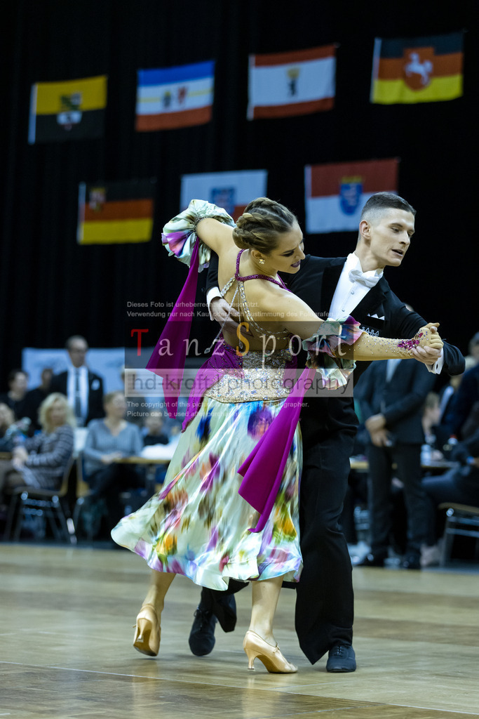 20241102_DC_HGR_Std_09054 | Tanzsportbilder, Standardtanz, Lateintanz, WDSF, DTV, LTVB, dancecomp, goc, hessen tanzt, blaues band der spree, walzer, tango, wiener walzer, slowfox, quickstepp, samba, rumba, cha-cha-cha, paso doble. jive, hd-kroft photography, turniertanzsport
