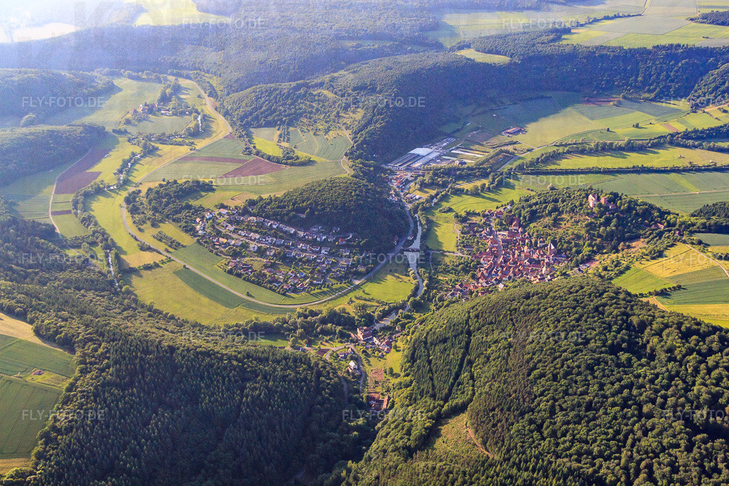 Drof in einer Tauberschleife | Luftbild: Drof in einer Tauberschleife im Ortsteil Gamburg in Werbach im Bundesland Baden-Württemberg in Deutschland. Foto: IMG_66257.jpg vom 30.05.2014 durch Werner Riehm/FLY-FOTO.de - Realisiert mit Pictrs.com