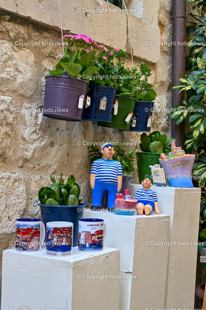 Kroatien_ Dubrovnik_ 11.10.2023-226 | 11.10.2023, Kroatien, HRV, Dubrovnik im Bild Gastronomie, Tourismus, Touristen, Sehenswuerdigkeiten, Stadtansichten



eine Stadt im suedlichen Kroatien an der Adriakueste in der Gespannschaft Dubrovnik-Nereveta. Die Altstadt wurde im Jahr 1979 von der UNESCO in die Liste des Weltkulturerbes aufgenommen.