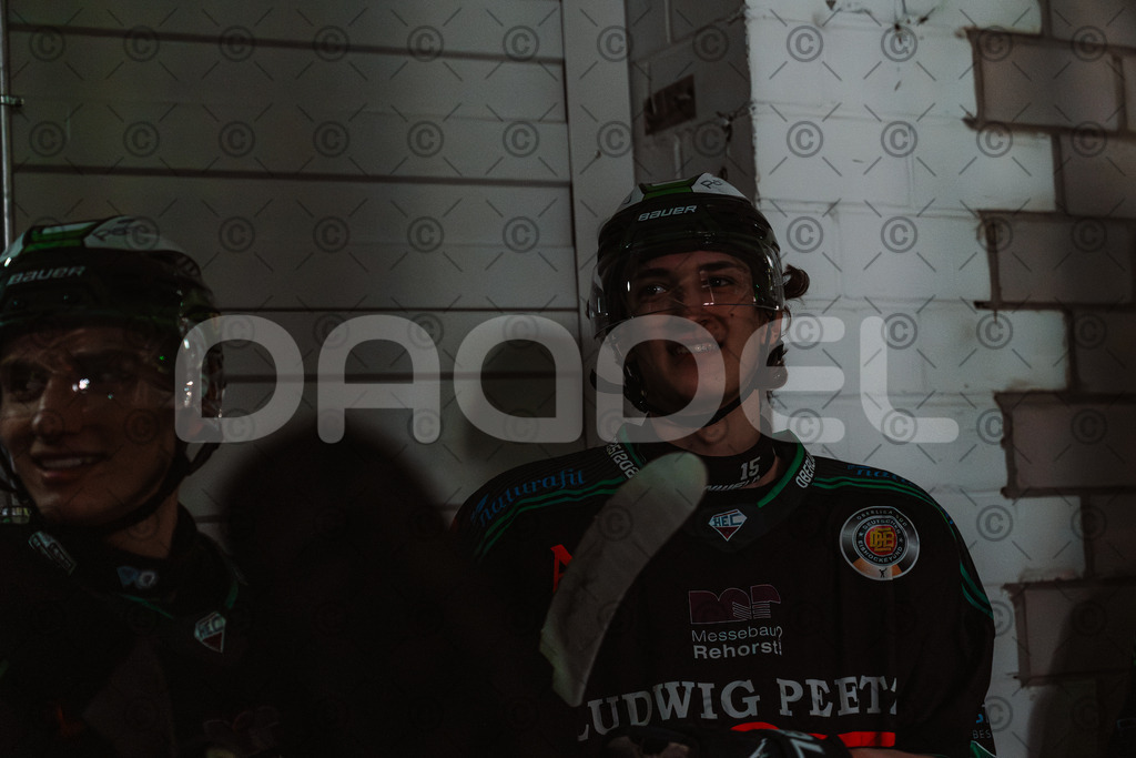 Alligators_vs_Passau_03_12_2025-04 | Höchstadt Alligators Fotogalerie: Eishockey-Action aus Franken. Professionelle Spielfotos, Portraits & Stadionbilder zum Download. Jetzt entdecken! - Realisiert mit Pictrs.com