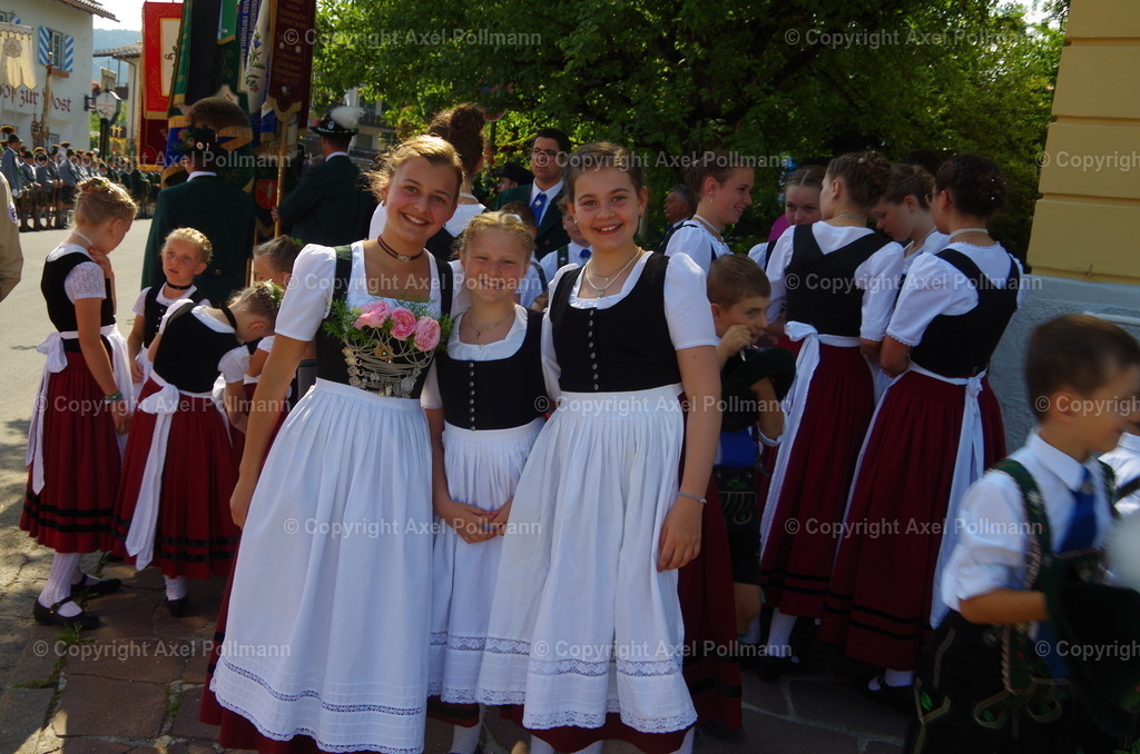 IMGP3912 | fotografiert von Axel PollmannLeonhardi Wallfahrt Benediktbeuern und Murnau, Fronleichnam, Fasching, Landschaft im Loisachtal und Benediktbeuern  - Realisiert mit Pictrs.com