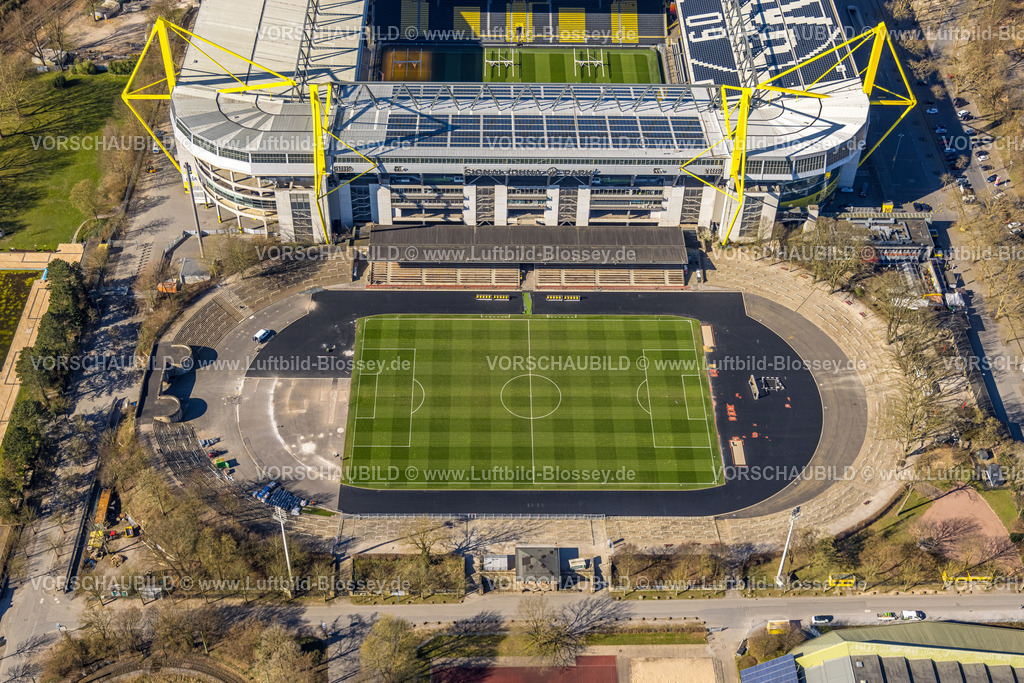 Dortmund250300747 | Luftbild, Stadion Rote Erde mit Baustelle am Signal Iduna Park Bundesligastadion BVB 09 Borussia Dortmund, Fußballstadion, Westfalenstadion, Dortmund, Ruhrgebiet, Nordrhein-Westfalen, Deutschland