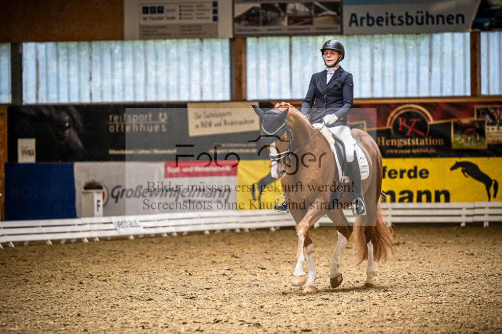 DOS_0641 | Entdecke hochwertige Reitturnierfotos von Foto Oger. Professionell, emotional und authentisch – jetzt Lieblingsmomente im Shop bestellen.Deutschlandweite Turnierfotografie. - Realisiert mit Pictrs.com