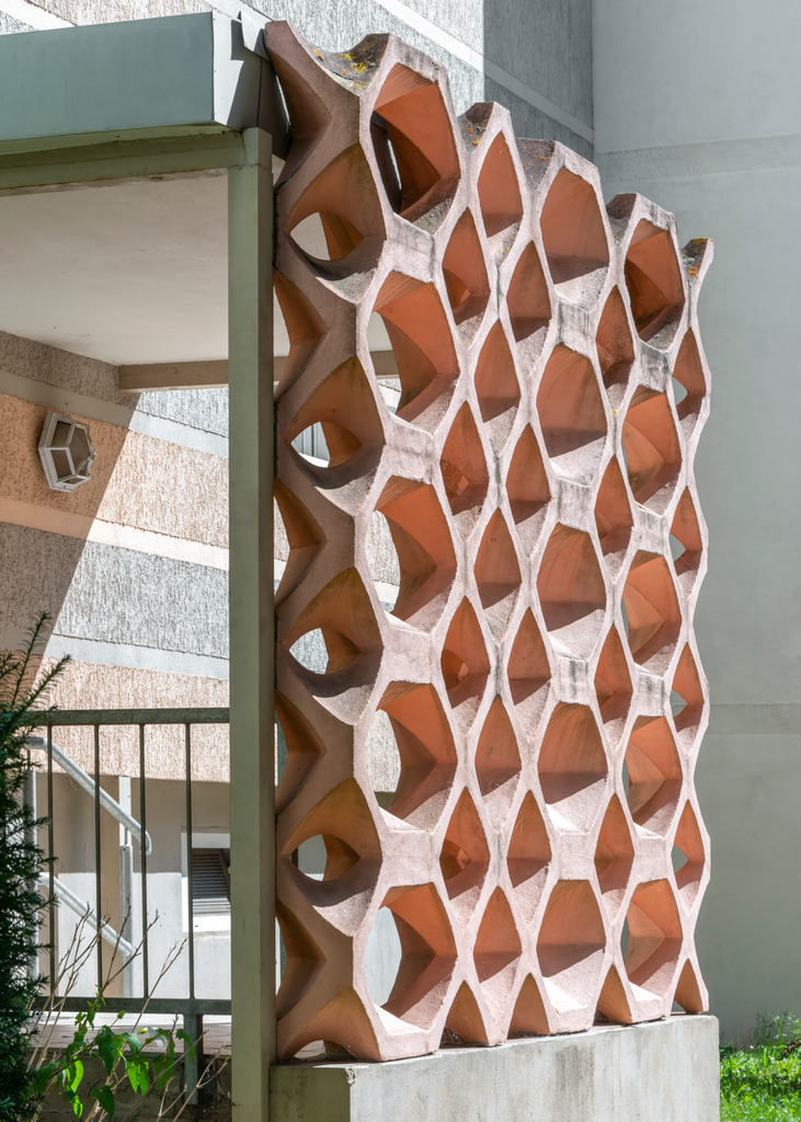 Jena-Lobeda | Betonformelemente der Wohnungsbauserie 70 (WBS 70) – Ostmoderne - Realisiert mit Pictrs.com