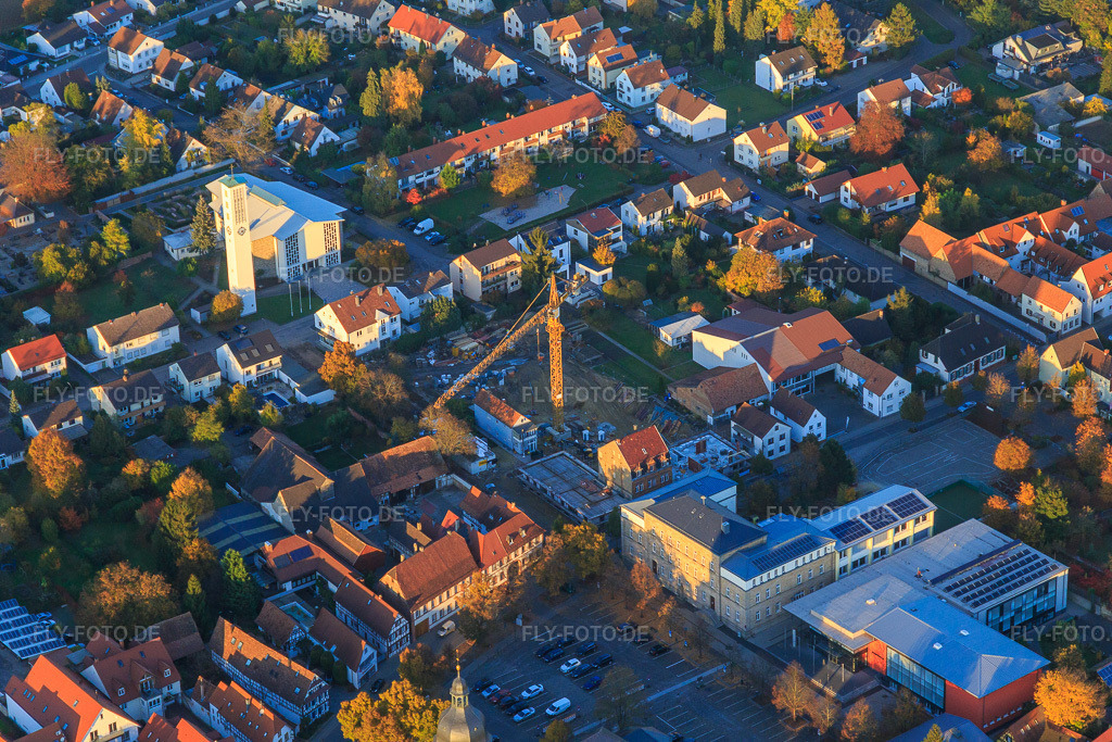 Luftbild: Baustelle für Wohn- und Geschäfsthäuser nach Abriss zwischen Marktstraße und Goethestr, in Kandel im Bundesland Rheinland-Pfalz in Deutschland. Foto: IMG_095838.jpg vom 30.10.2016 durch Werner Riehm/FLY-FOTO.de