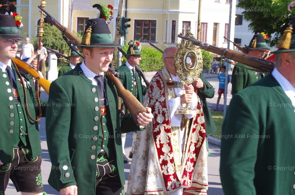 IMGP3293 | fotografiert von Axel PollmannLeonhardi Wallfahrt Benediktbeuern und Murnau, Fronleichnam, Fasching, Landschaft im Loisachtal und Benediktbeuern  - Realisiert mit Pictrs.com