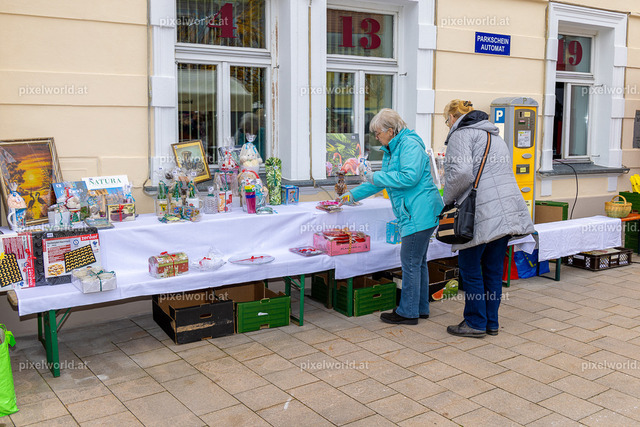 Frauenbewegung - Frühstück am Hauptplatz | Bildershop von pixelworld.at - Realisiert mit Pictrs.com