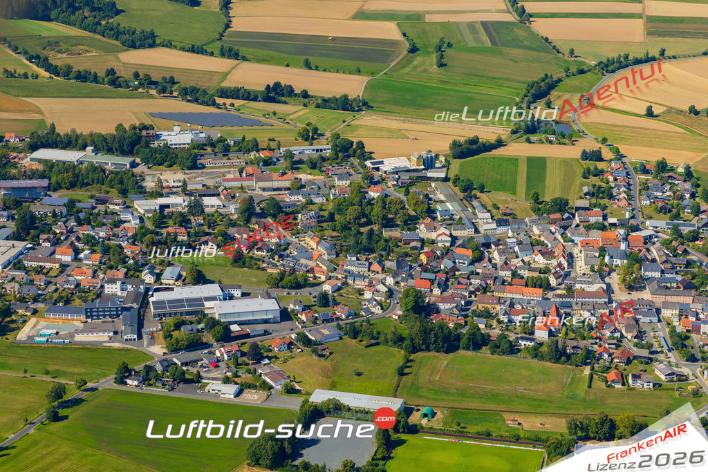 Luftaufnahme von Thiersheim - Die Luftaufnahme wurde 2025 vom UL-Flugzeug heraus erstellt ( keine Drohne ) - Hochauflösende Luftaufnahme - für professionelle Ausdrucke geeignet. Die Geschenkidee !Mit Lizenz und Bildrechte bestellbar