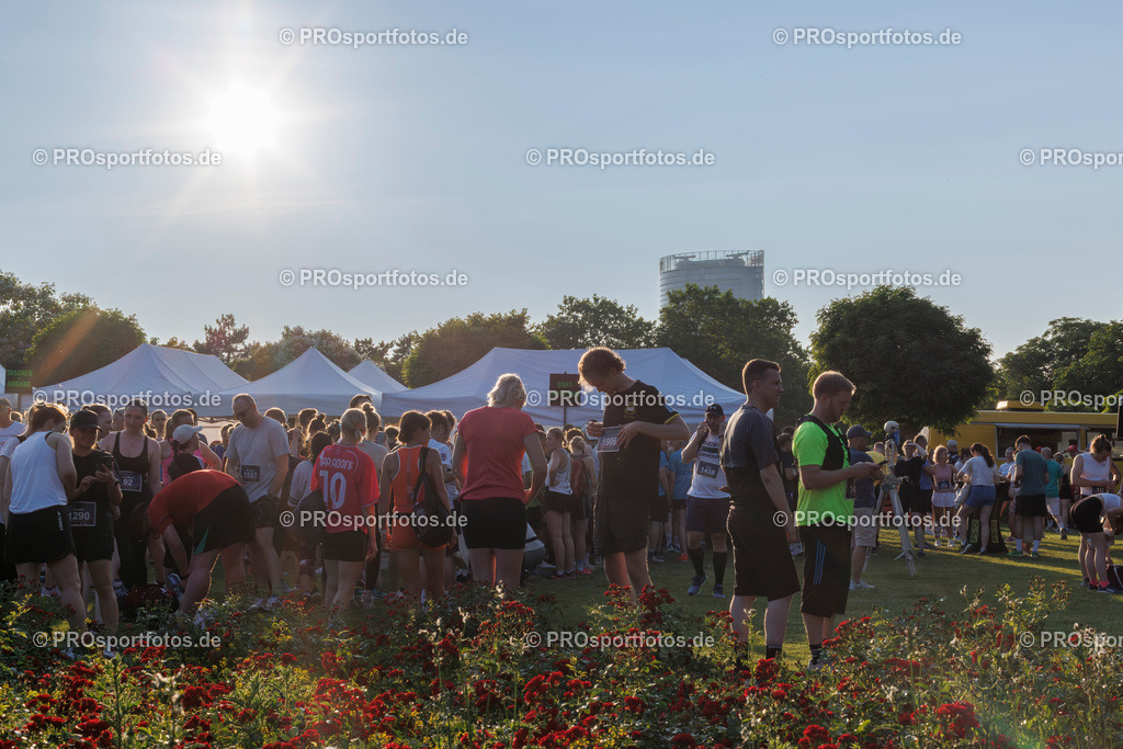 Sparda-Bank Nachtlauf Bonn; Bonn, 18.06.2025 | Impressionen vom Sparda-Bank Nachtlauf Bonn am 18.06.2025 in Bonn (Nordrhein-Westfalen). 