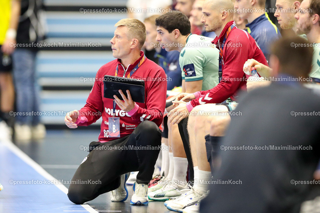 Gum08102402109 | 08.10.2024, Handball, European League, VfL Gummersbach - IK Sävehof, Schwalbe-Arena: Trainer Gudjon Valur Sigurdsson (GUM)