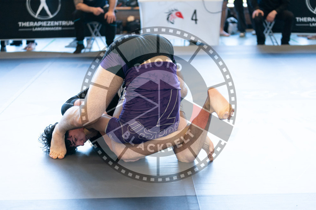 20250329PBB4116 | Fighters compete during the International Luta Livre (ILLCS) Germany IX Spring 2025 Competition spring on March 29, 2025 in Hannover, Germany.© Chiara Dazi