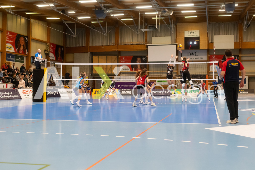 Volleyball I Frauen I Saison 2025-2026 I CEV Volleyball Challenge Cup 2026 | Women I 16th Finals I VC Kanti Schaffhausen - TJ Ostrava I 03.12.2025 | VC Kanti Schaffhausen - 9 Jordan Lockwood (USA) – Diagonal - Realisiert mit Pictrs.com