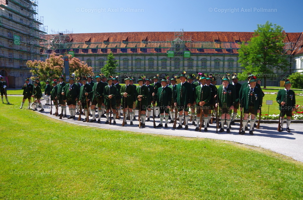 IMGP6757 | fotografiert von Axel PollmannLeonhardi Wallfahrt Benediktbeuern und Murnau, Fronleichnam, Fasching, Landschaft im Loisachtal und Benediktbeuern  - Realisiert mit Pictrs.com