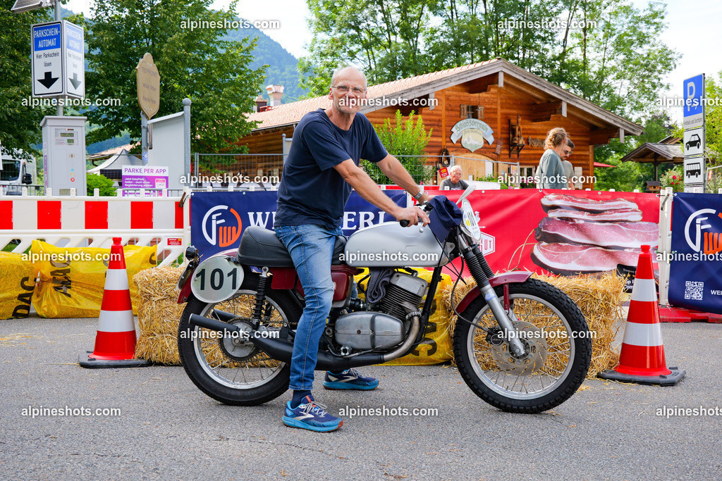 P1014618 | Erleben Sie atemberaubende, hochqualitative Fotos Ihrer Fahrt entlang der malerischen Alpenstraßen. Besuchen Sie alpineshots.com, um professionelle Aufnahmen Ihrer unvergesslichen Reise zu finden und zu kaufen - Realisiert mit Pictrs.com