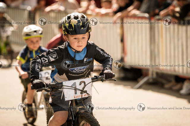 Eierlesen 2026 | Sie wurden bei einem Event oder Sportanlass fotografiert? Hier finden sie ihre Bilder! - Realisiert mit Pictrs.com