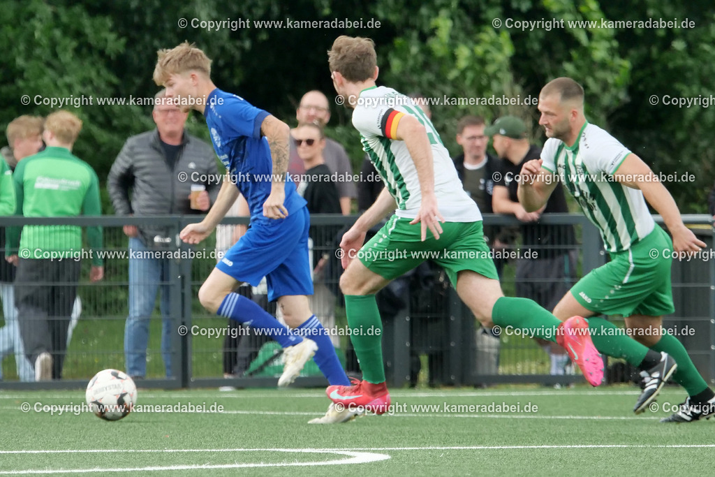Fußball : Bezirksliga : TV Voerde - FC Sterkrade 72 | Fußball : Bezirksliga : TV Voerde - FC Sterkrade 72 am 25.05.2025 in Voerde - Realisiert mit Pictrs.com
