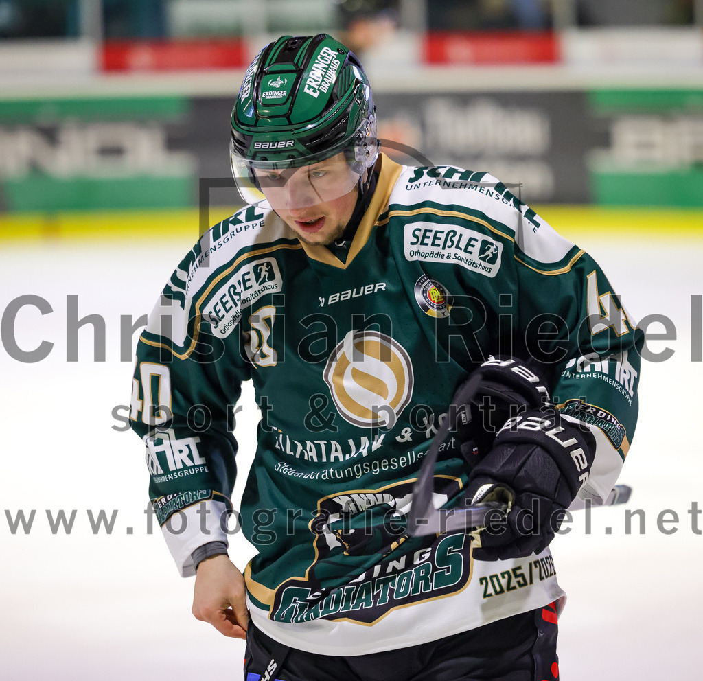 2026-02-20_101_TSV_Erding_gegen_Deggendorfer_SC | Erding, Deutschland, 20.02.2026:Eishockey, Oberliga Süd 2025 / 2026, 49. Spieltag, TSV Erding gegen Deggendorfer SC, Endergebnis: 4:1Dennis Miller (Erding Gladiators, #40)Foto: Christian Riedel / fotografie-riedel.net