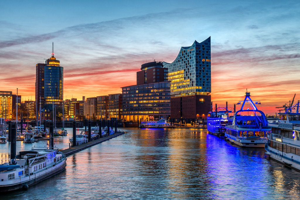 10251108 - Morgenrot hinter der Elbphilharmonie | Wunderschöne Morgenstimmung an der Elbphilharmonie