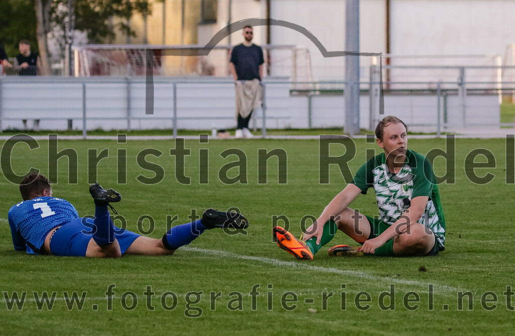 2023-08-11_095_FC_Finsing_gegen_SV_Eichenried | Finsing, Deutschland, 11.08.2023:
Fußball, Kreisliga 2023 / 2024, 4. Spieltag, FC Finsing gegen SV Eichenried, Endergebnis: 3:0

Keine Chance beim Schuss zum 2:0 durch Florian Hölzl (FC Finsing, #10)
Torwart Maximilian Hofmeister (SV Eichenried, #1), Daniel Wiskitenski (SV Eichenried, #2)

Foto: Christian Riedel / fotografie-riedel.net