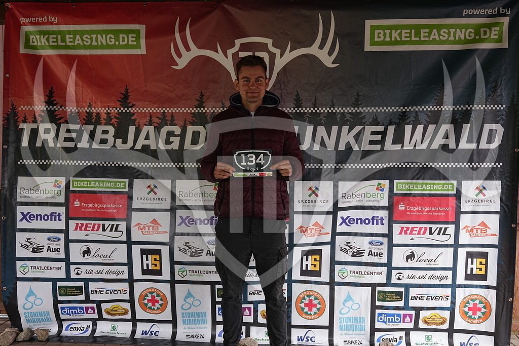 A1_09359 | Fotogalerie der Treibjagd im Dunkelwald - Dein MTB Etappenrennen im Erzgebirge - Realisiert mit Pictrs.com