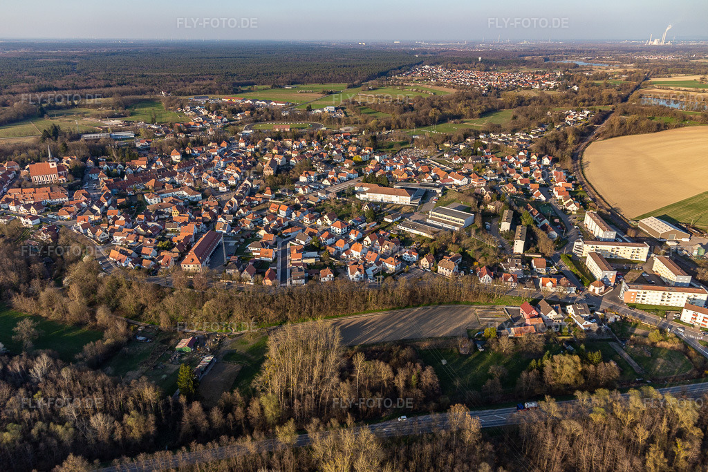 Luftbild:  im Ortsteil Neulauterburg in Lauterbourg im Bundesland Bas-Rhin in Frankreich. – Foto: IMG_130996.jpg vom 22.03.2022 durch Werner Riehm/FLY-FOTO.de – Auflösung des Originals: 5472 x 3648 px – Ville de Lauterbourg