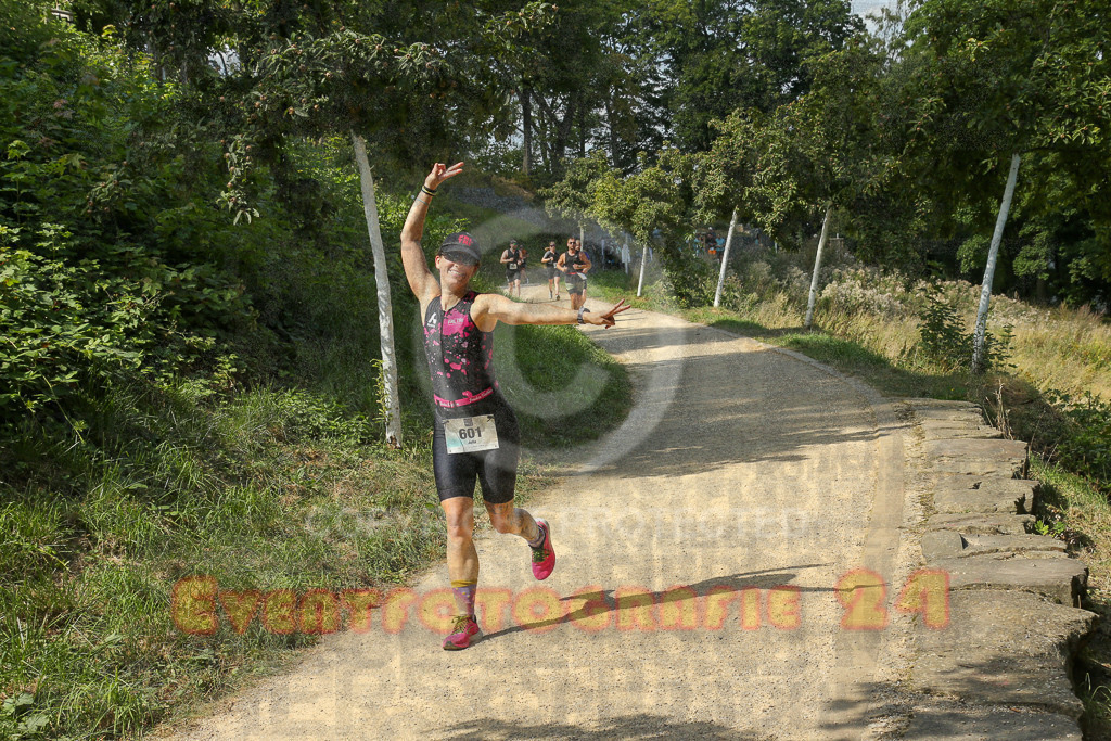 250824_1444_EX1_7359 | Sportfotografie im Rhein-Sieg Kreis, Köln, Bonn, NRW, Rheinland Pfalz, Hessen, etc. Unser Tätigkeitsfeld umfasst den Laufsport vom Volkslauf über den Marathon, Duathlon, Triathon bis zum Ultralauf wie Kölnpfad Ultra oder Schindertrail.