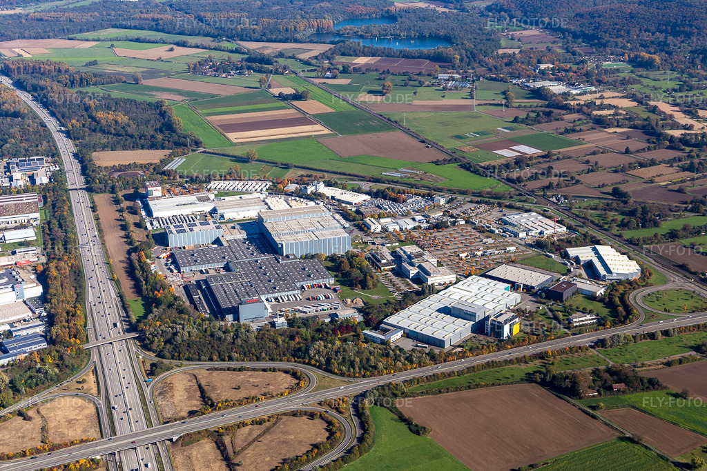 Luftbild: Industriegebiet Herdweg im Ortsteil Durlach in Karlsruhe im Bundesland Baden-Württemberg in Deutschland. Foto: IMG_129859.jpg vom 24.10.2021 durch Werner Riehm/FLY-FOTO.de