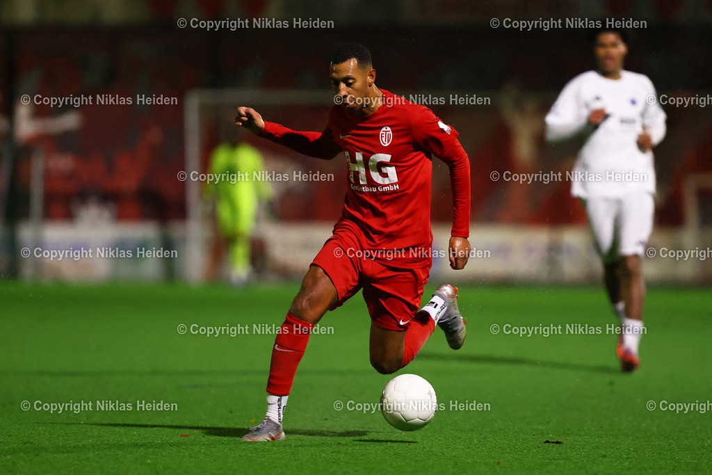 NH_EimsbüttelerTV_HEBC_OberligaHamburg_06122025 | #10 Jon Pauli (Eimsbütteler TV)Fußball I Herren I Gamesright Oberliga Hamburg I Saison 2025-2026  I 20. Spieltag I Eimsbütteler TV - HEBC I 06.12.2025 I Sportzentrum Hoheluft