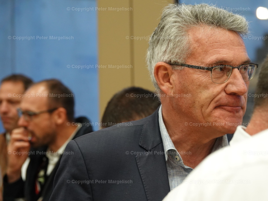 DSC05899 | Schwingen - Realized with Pictrs.com