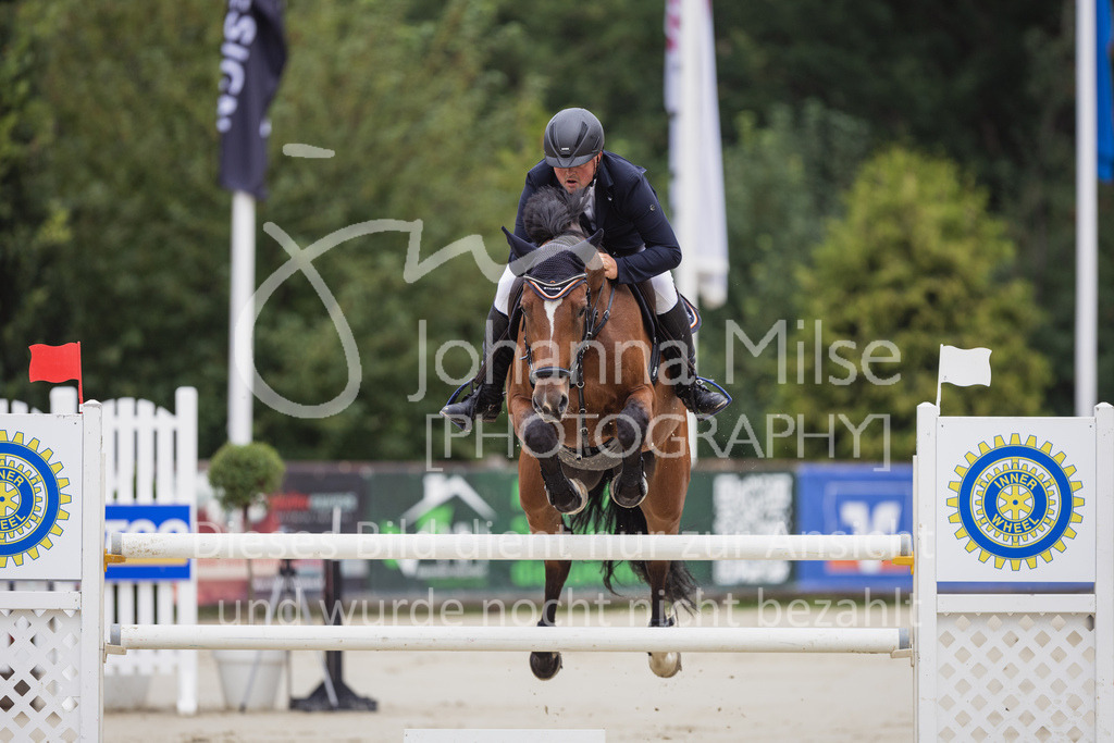 230730_BHO_M2-Spr_1-404 | Deine schönsten Turniermomente als professionelle Fotos! Entdecke hochwertige Pferdesport-Fotografie im Online-Shop. Jetzt Fotos finden & bestellen!