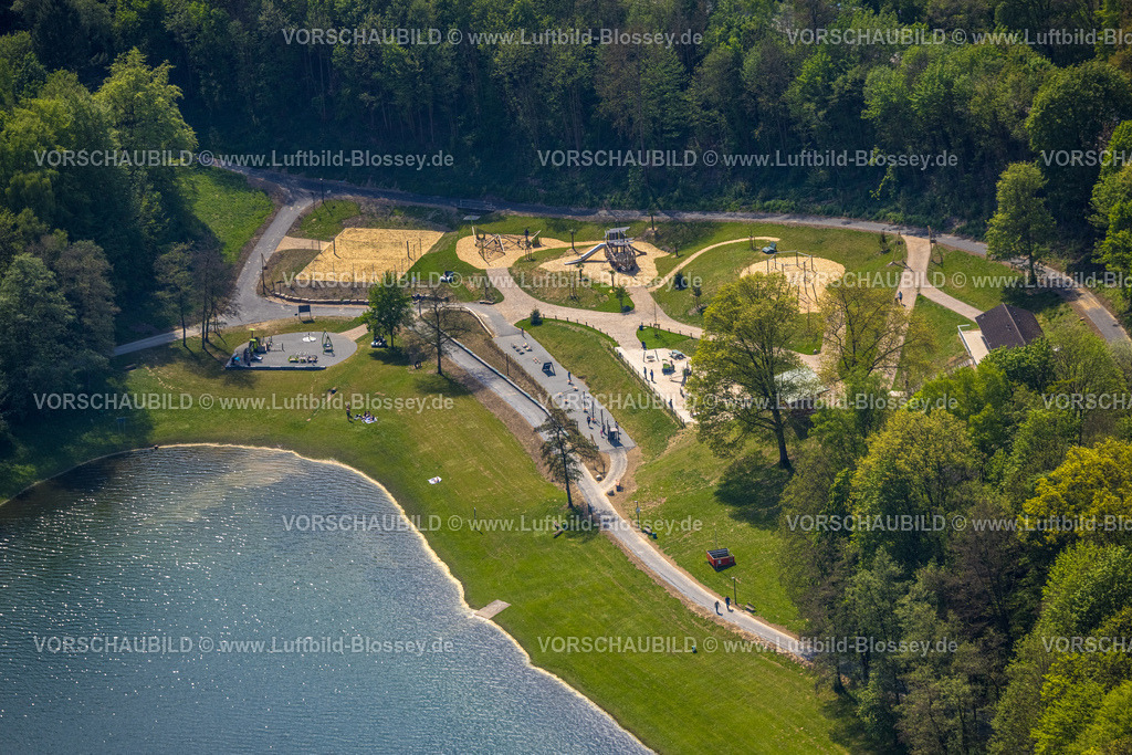 Meschede240505828 | Luftbild, H1 am See Spielplatz Gastronomie am Hennesee, Berghausen, Meschede, Sauerland, Nordrhein-Westfalen, Deutschland