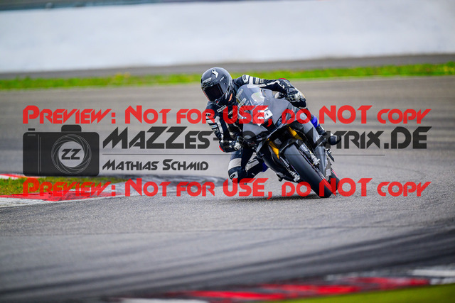 MaZZes_FotoMatrix_240717_6007705_1298 | WEISS